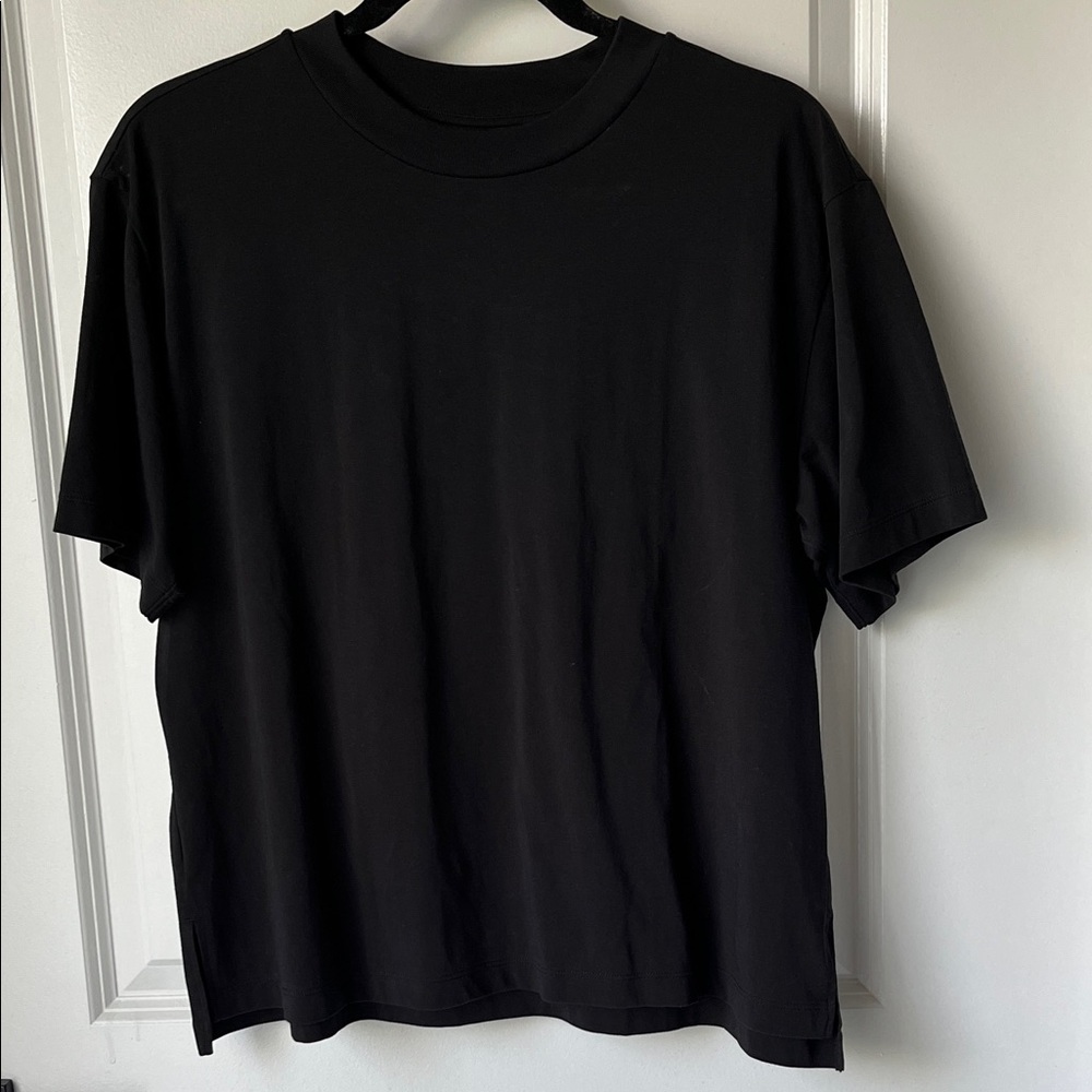Uniqlo Women’s Black Short Sleeve Airism Tee XL